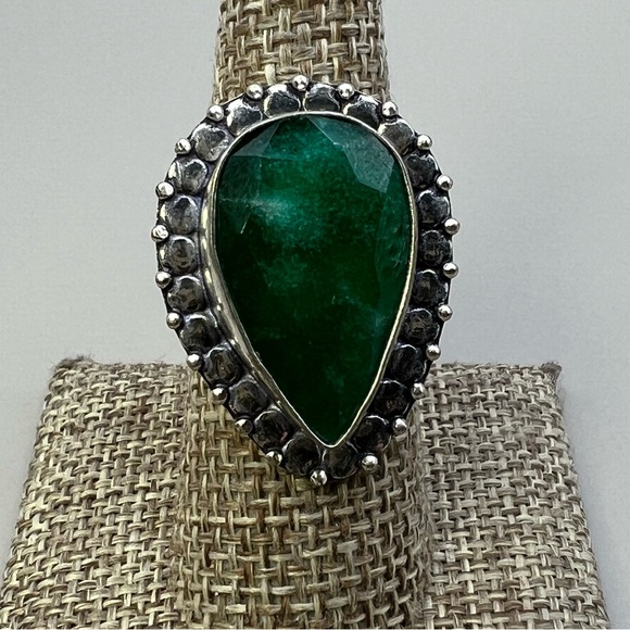 Faceted Enhanced Emerald Teardrop Silver Overlay Ring Size 7.25 - Picture 5 of 11